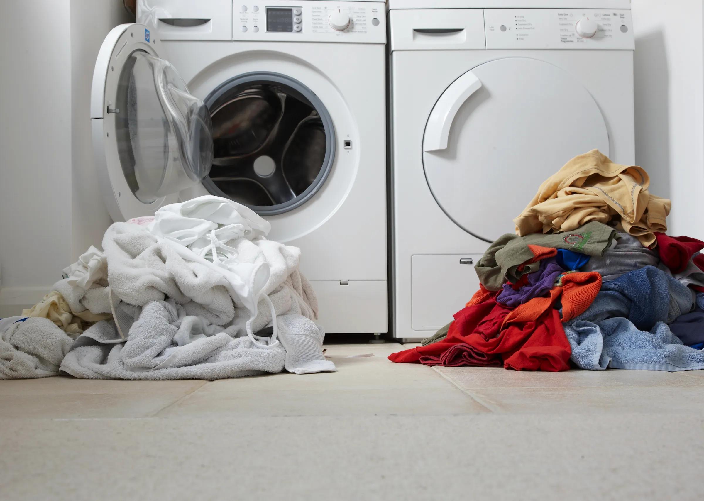 separar ropa de color y blanca - Cómo debe separarse la ropa para lavar