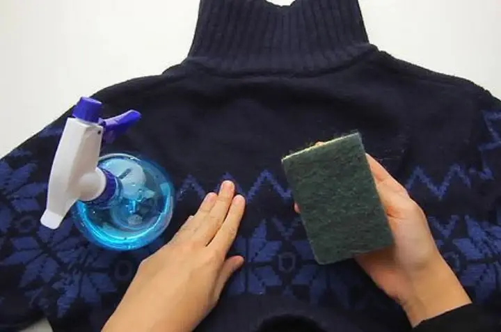 Dos trucos caseros para eliminar las pelotitas de la ropa sin dañar el  tejido