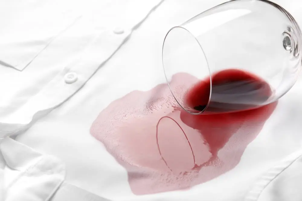 como quitar la mancha de vino tinto en ropa blanca - Cómo sacar manchas de vino tinto Vanish
