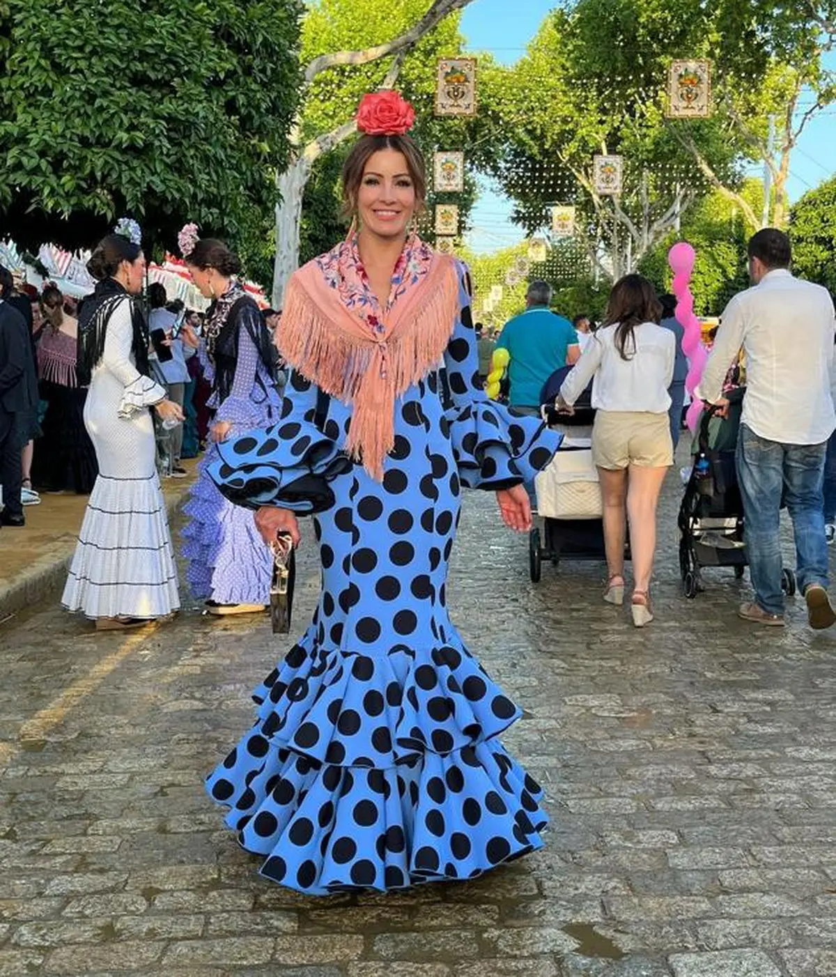 mujeres vestidas de flamenca - Cómo se llama el pañuelo de flamenca