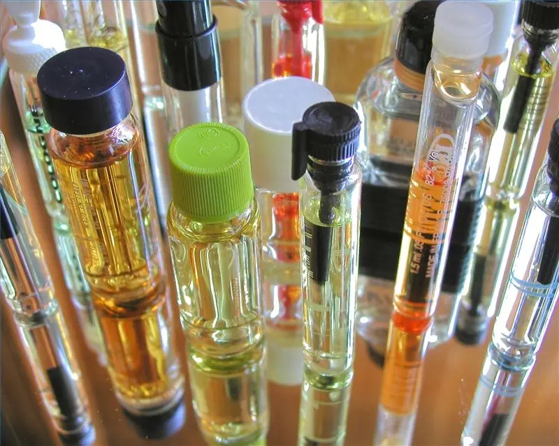 como conseguir muestras de perfumes gratis - Cómo se llama la muestra de un perfume