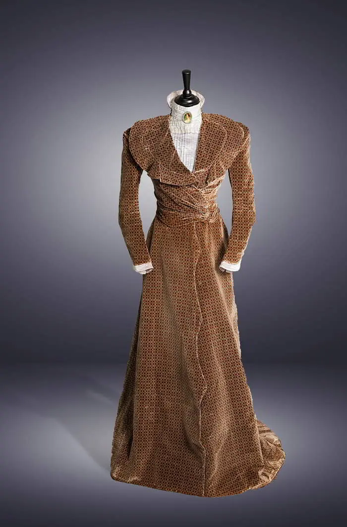 vestidos del siglo 17 - Cómo se vestía la gente en el 1700