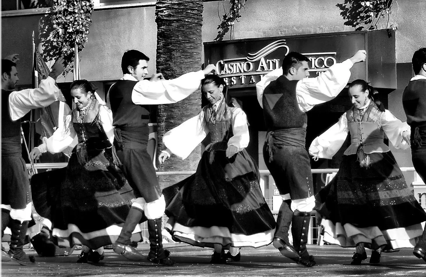 ropa tradicional gallega - Cómo se visten los gallegos