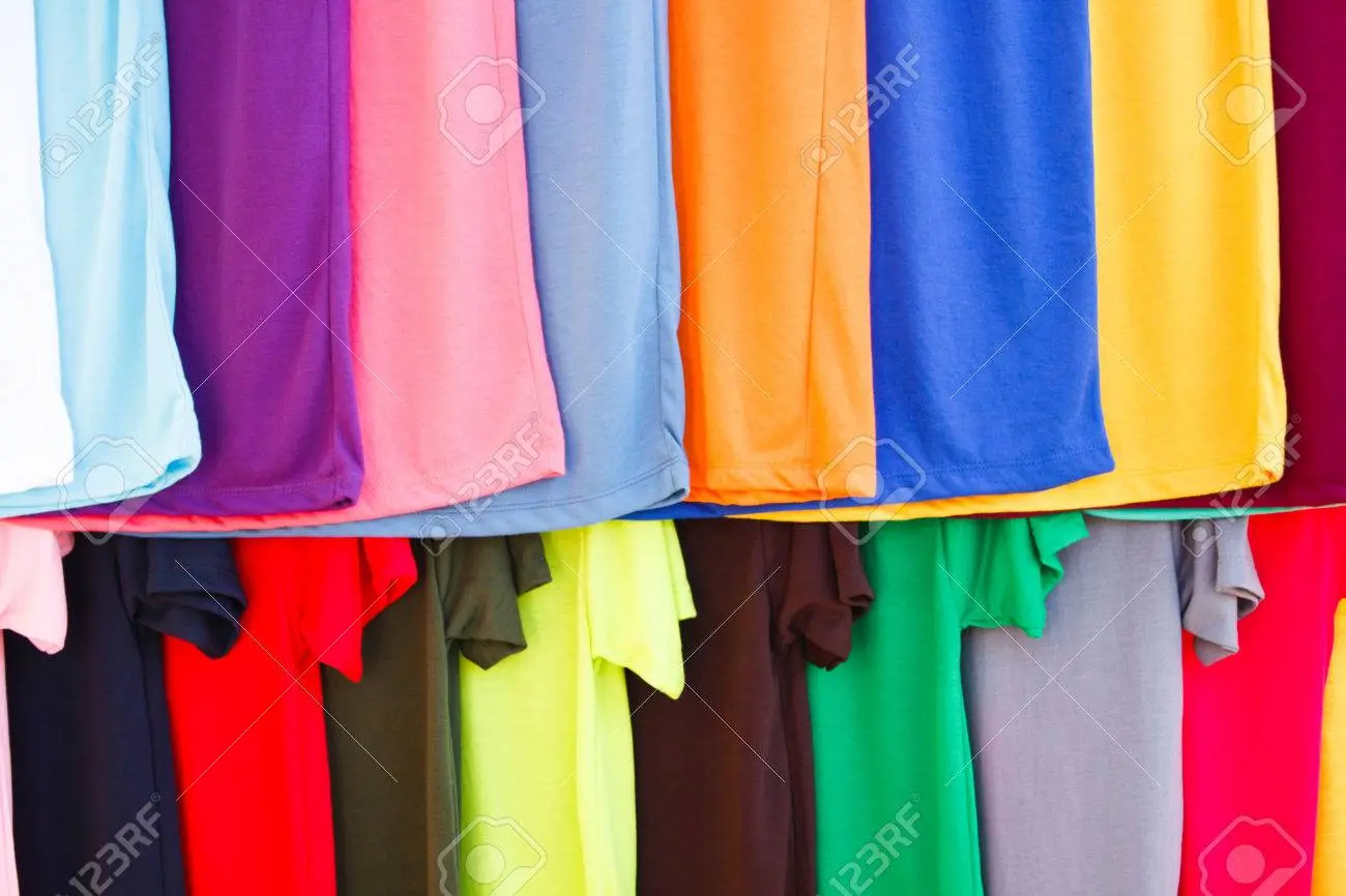 colores brillantes en ropa - Cómo son los colores brillantes