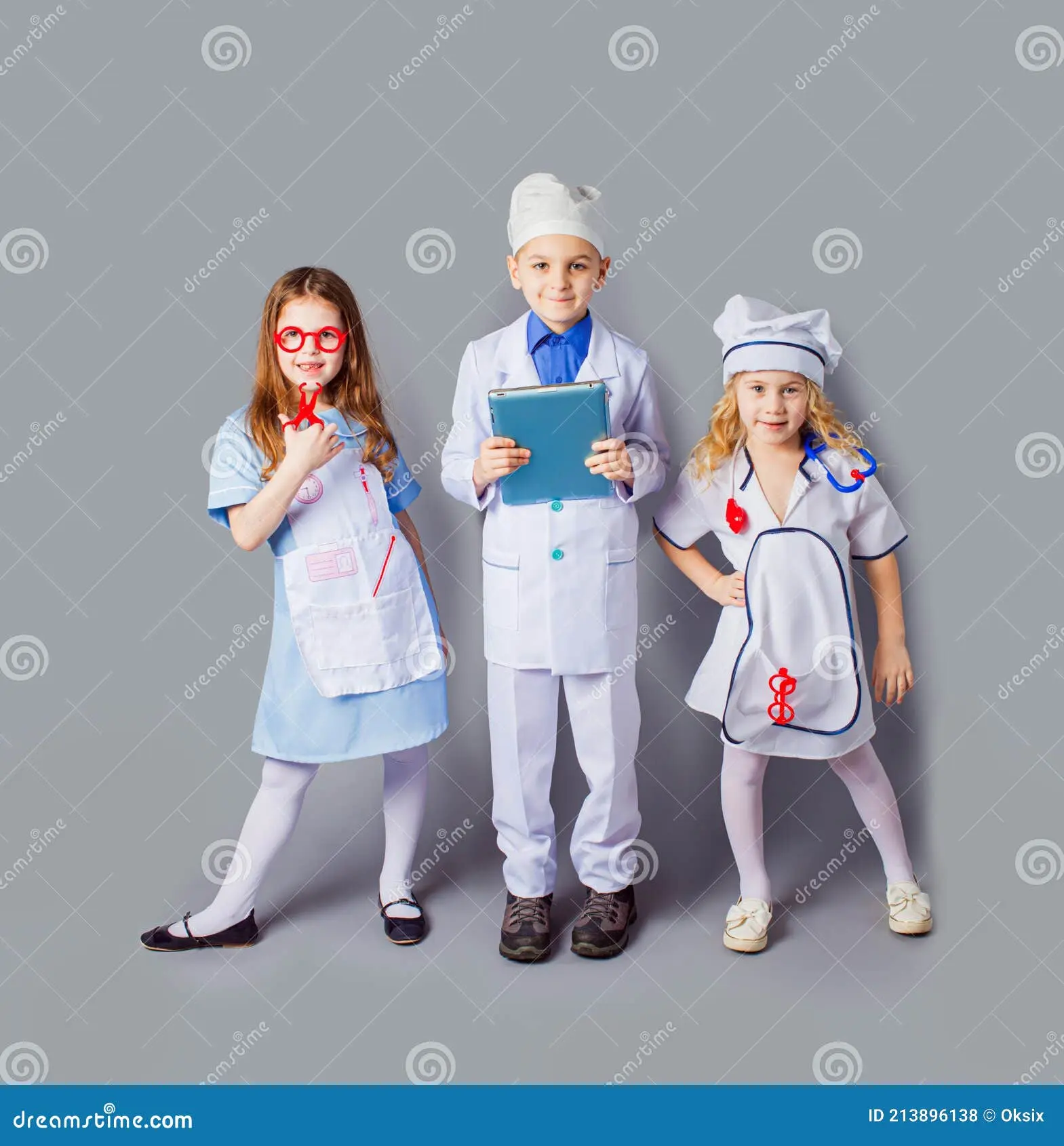 niños vestidos de medicos - Cómo son los trajes de doctores