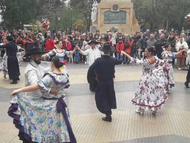 vestimenta de santiago del estero - Cuáles son los bailes tipicos de Córdoba