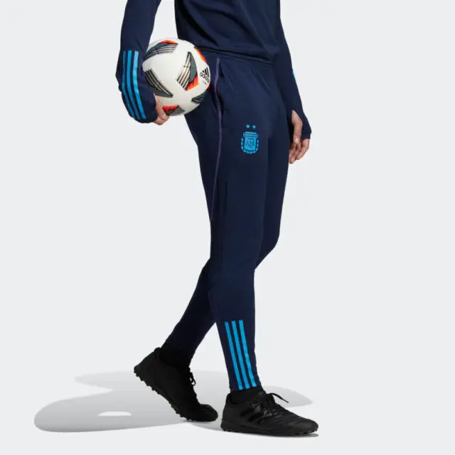 pantalon de la seleccion argentina - Qué color es el short de la Selección Argentina