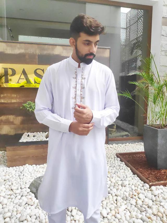 vestimenta afgana hombre - Qué es un Chapán en Afganistán