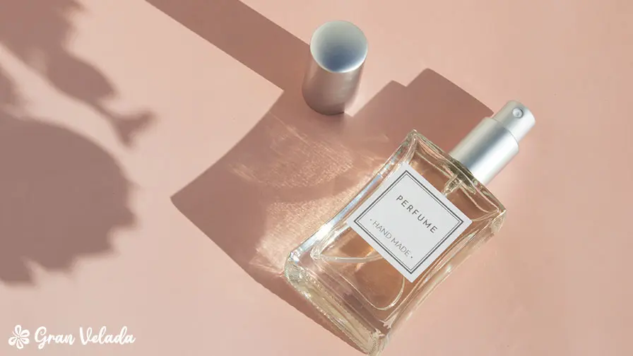 cuanto fijador lleva un perfume - Qué función tiene el fijador en el perfume