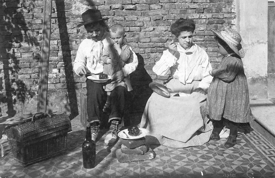 vestimenta inmigrantes italianos 1900 - Qué hacian los inmigrantes italianos en Argentina