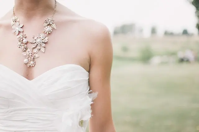 vestidos de novia a crochet - Que simboliza el color del vestido de la novia en una boda